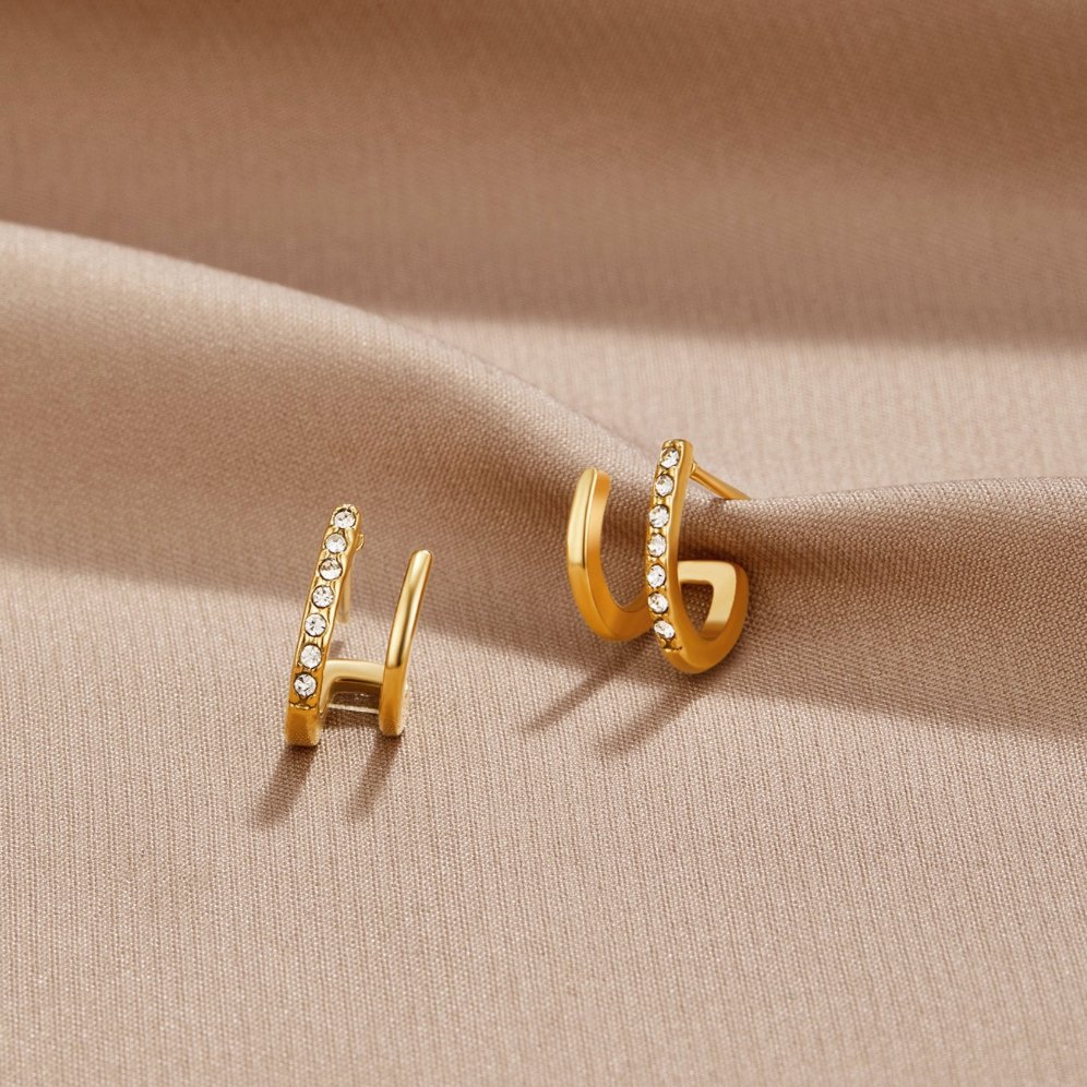 Hayden Ruthie | Claw Gold & Crystal Earrings