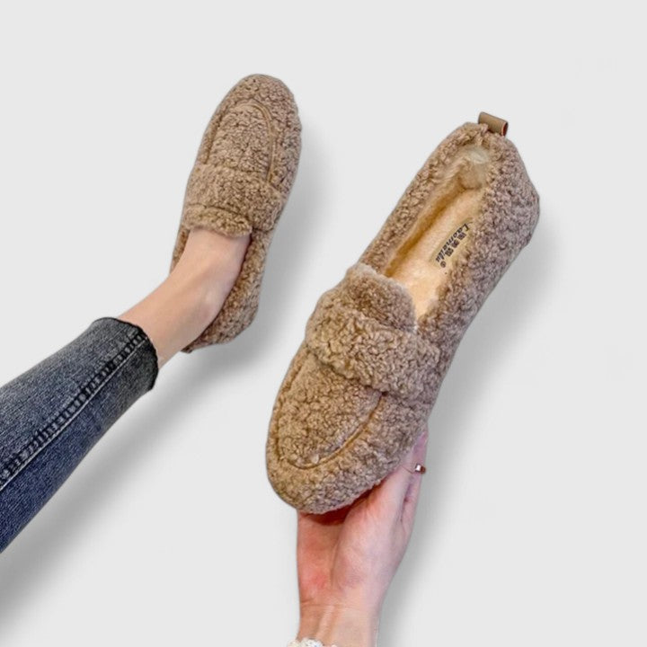 Hayden Solenne | Teddy Slippers