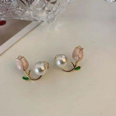 Hayden Ena | Pearl Tulip Stud Earrings