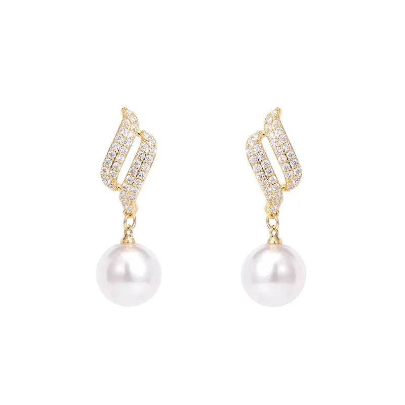 Hayden Ell | Gold Color Elegant Pearl Earrings