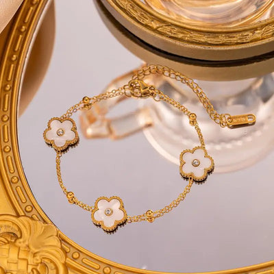 Hayden Grace | Five Leaf Petals Flower Bracelet
