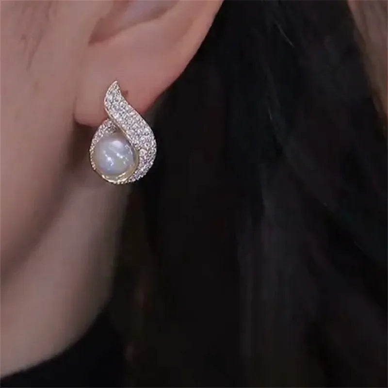 Hayden Danielle | Light Luxury Zircon Maple Leaf Stud Earrings