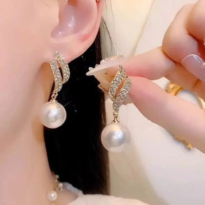 Hayden Ell | Gold Color Elegant Pearl Earrings