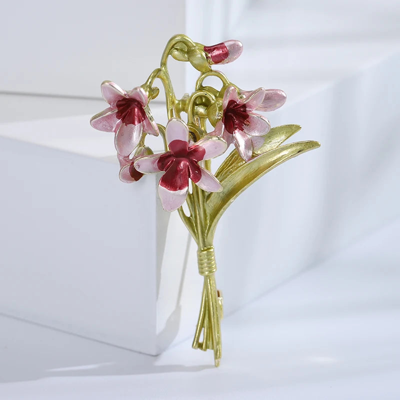 Hayden Ena | Special Vintage Floral Brooch