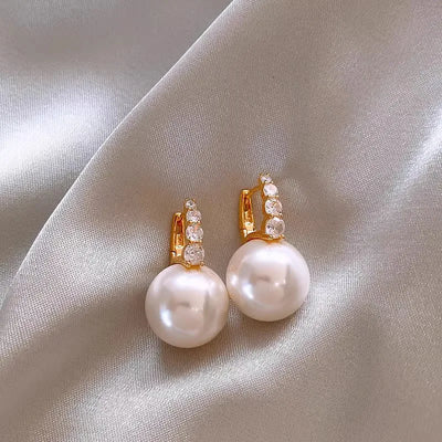 Hayden Staya | Natural Pearl Earring With Diamonds