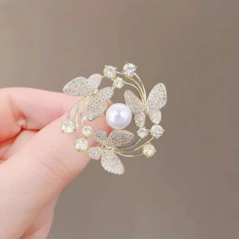Hayden Floor | Vintage Floral Brooch