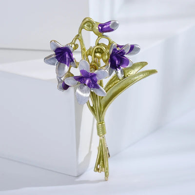 Hayden Ena | Special Vintage Floral Brooch