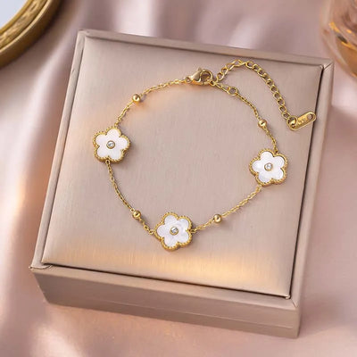 Hayden Grace | Five Leaf Petals Flower Bracelet