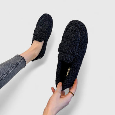 Hayden Solenne | Teddy Slippers