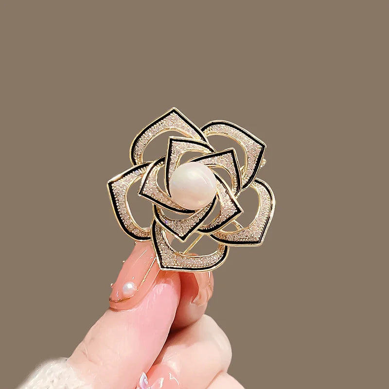 Hayden Floor | Vintage Floral Brooch