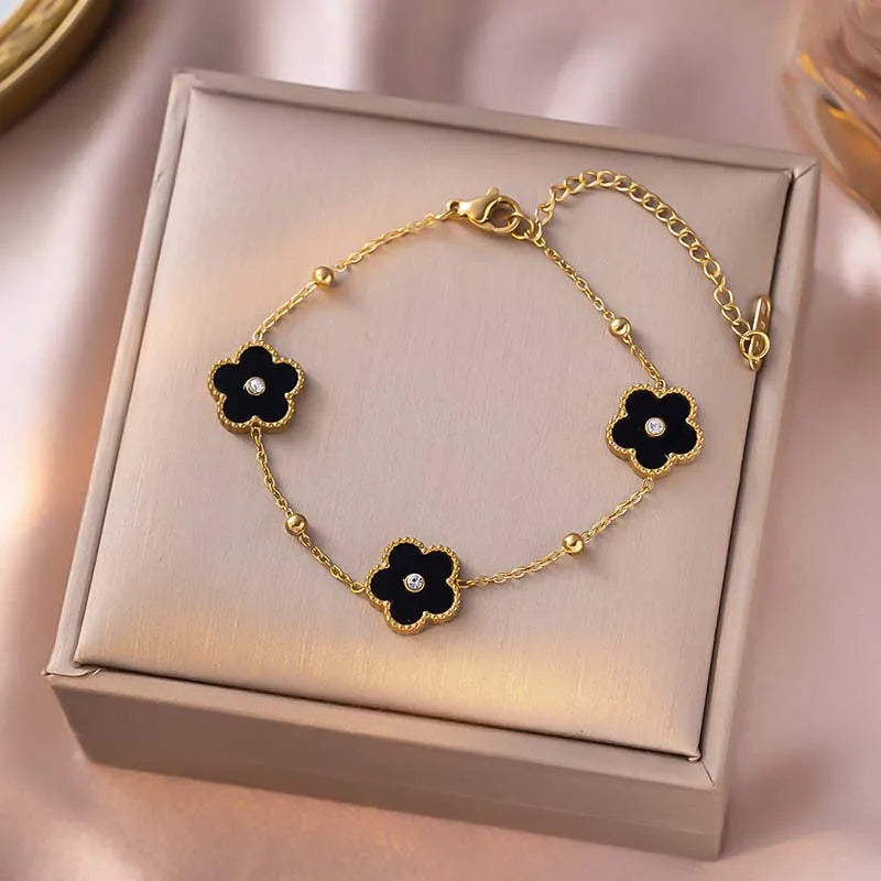 Hayden Grace | Five Leaf Petals Flower Bracelet