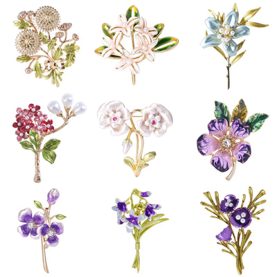Hayden Ena | Special Vintage Floral Brooch