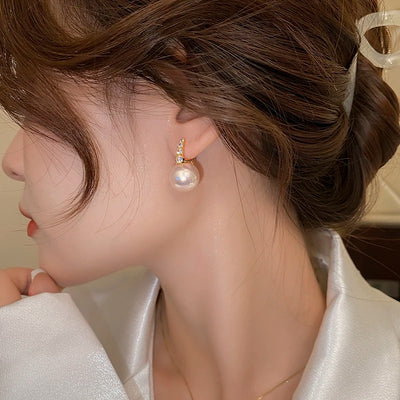 Hayden Staya | Natural Pearl Earring With Diamonds