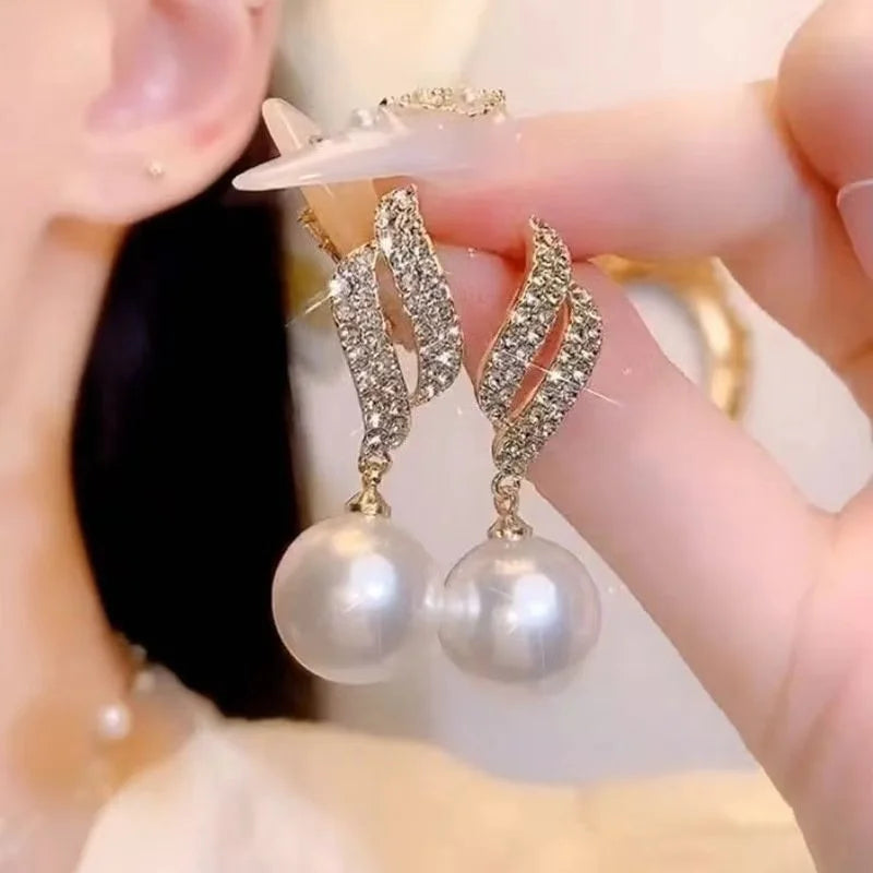 Hayden Ell | Gold Color Elegant Pearl Earrings