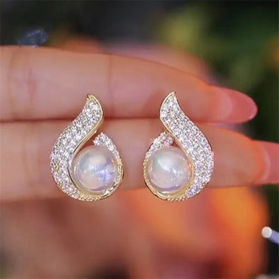 Hayden Danielle | Light Luxury Zircon Maple Leaf Stud Earrings