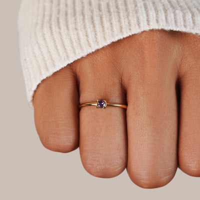 Hayden Daisy | Unique Birthstone Rings