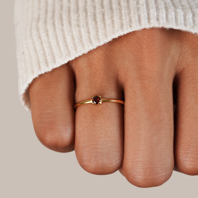 Hayden Daisy | Unique Birthstone Rings