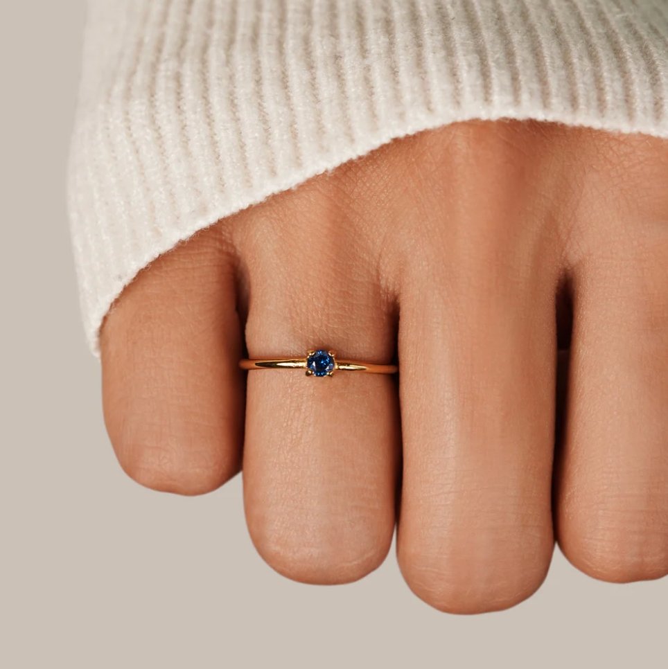 Hayden Daisy | Unique Birthstone Rings