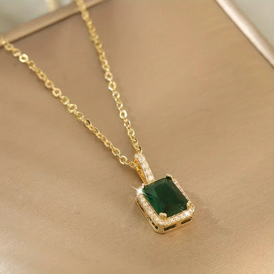 Hayden Magaret | Emerald Necklace