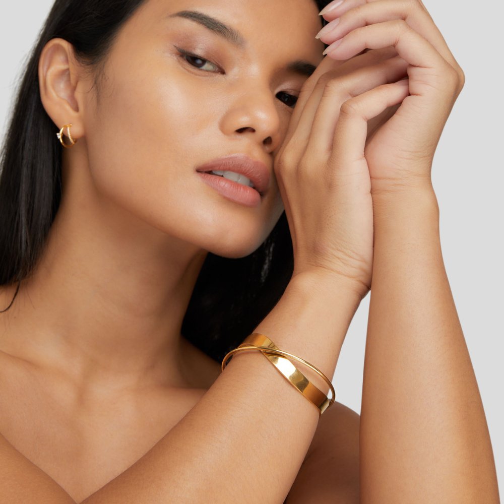 Hayden Alana | Unique Gold Bangle