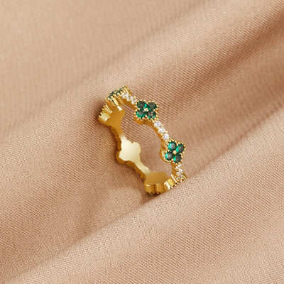 Hayden Lucky | Clover Crystal Ring