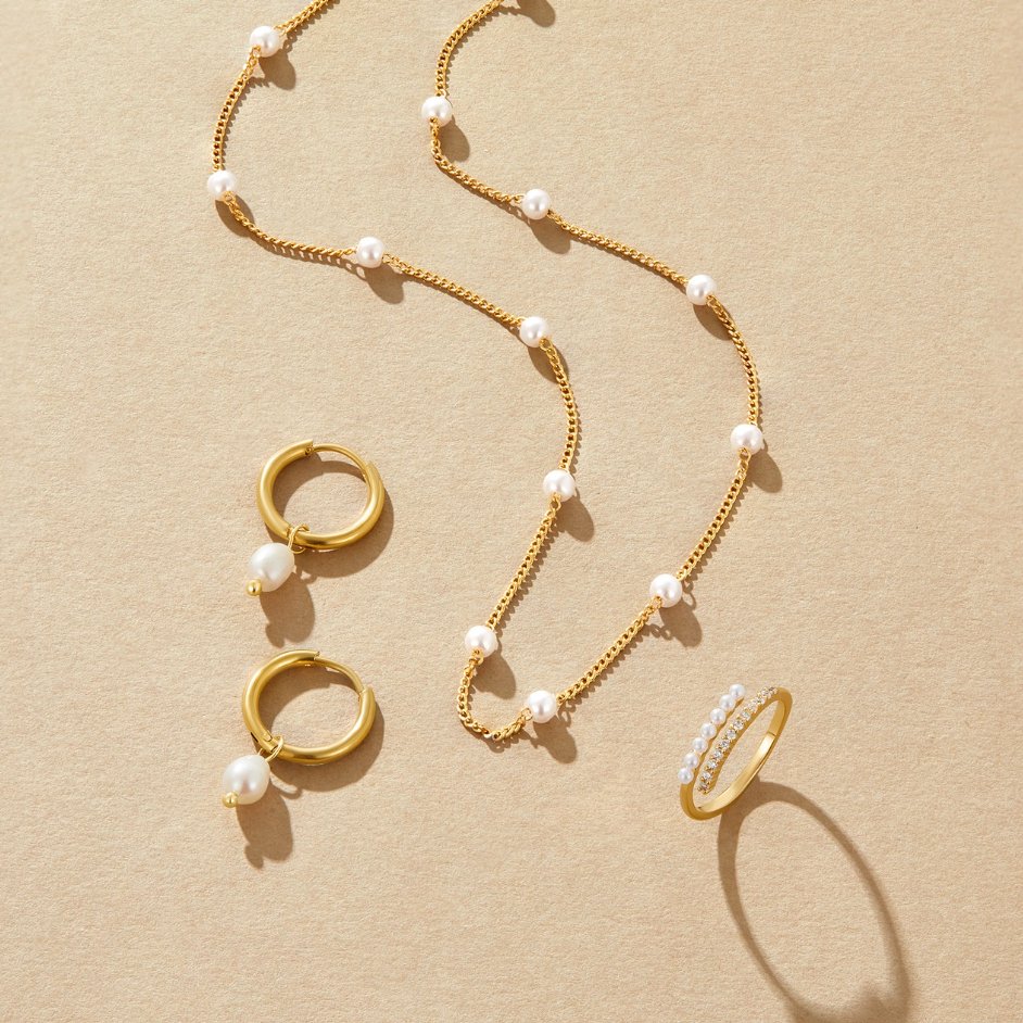 Hayden Molly | Freshwater Pearl Earrings