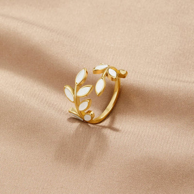 Hayden Serene | Gold Leaf Ring