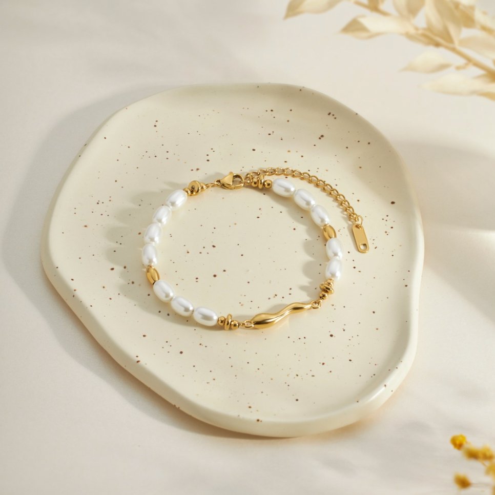 Hayden Skylar | Lov Freshwater Pearl Bracelet