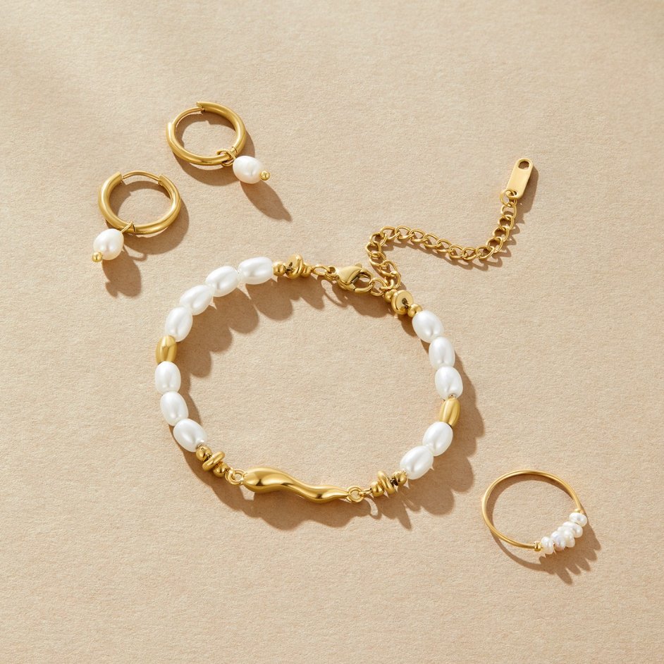 Hayden Skylar | Lov Freshwater Pearl Bracelet