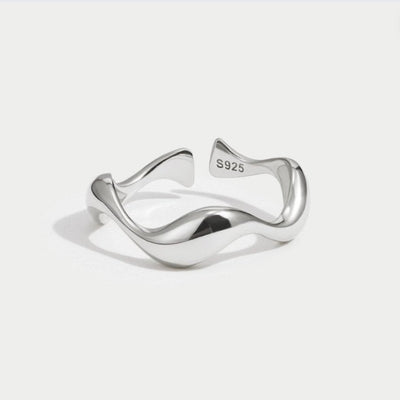 Hayden Waves | Minimalist Ring