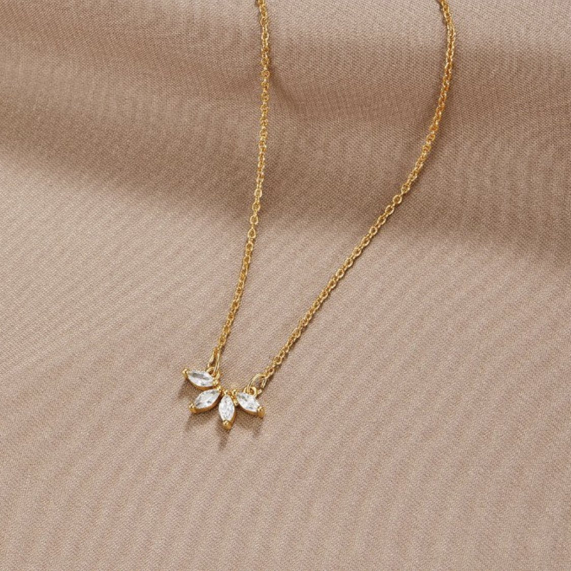 Hayden Brielle | Omelia Crystal Leaf Necklace